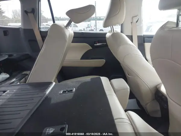 5TDKDRBH6PS010219 2023 TOYOTA HIGHLANDER - Image 8