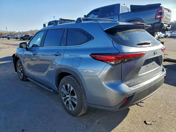 5TDKDRBH6PS011337 2023 TOYOTA HIGHLANDER - Image 2