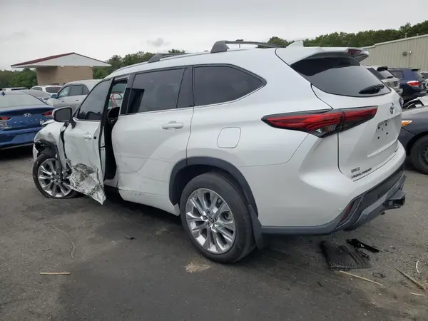 5TDKDRBH6PS011984 2023 TOYOTA HIGHLANDER - Image 2