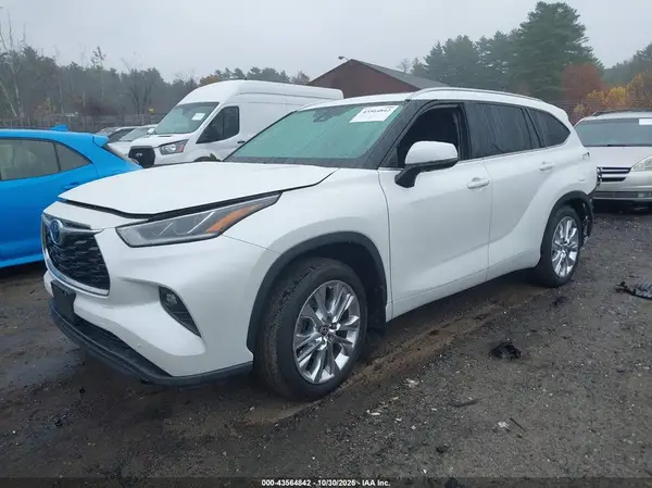 5TDKDRBH6PS018546 2023 TOYOTA HIGHLANDER - Image 2