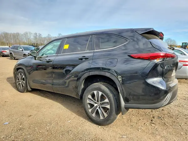 5TDKDRBH6PS028431 2023 TOYOTA HIGHLANDER - Image 2
