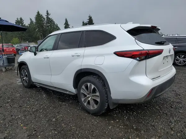 5TDKDRBH6PS028817 2023 TOYOTA HIGHLANDER - Image 2