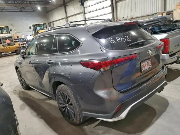 5TDKDRBH6PS029238 2023 TOYOTA HIGHLANDER - Image 2