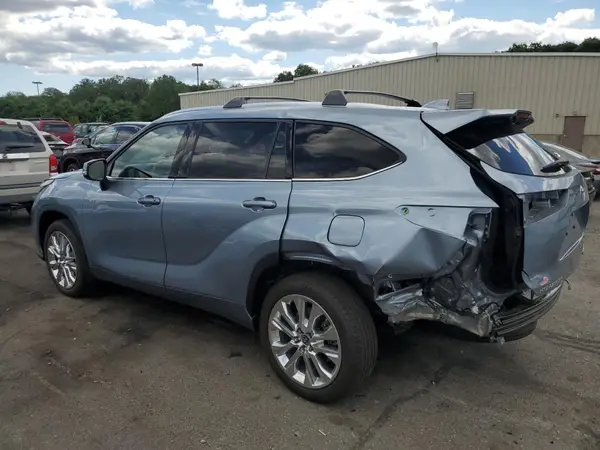 5TDKDRBH6PS034942 2023 TOYOTA HIGHLANDER - Image 2