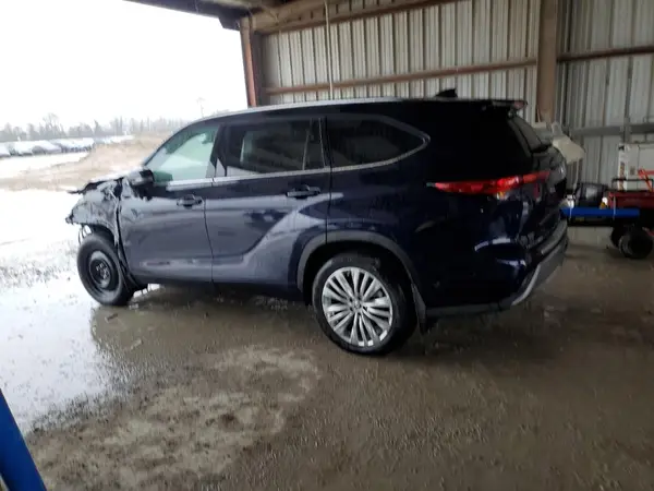 5TDKDRBH6PS035203 2023 TOYOTA HIGHLANDER - Image 2