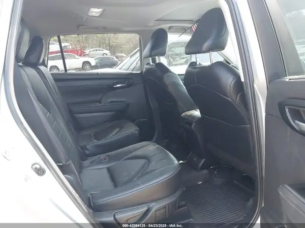 5TDKDRBH6PS044676 2023 TOYOTA HIGHLANDER - Image 8