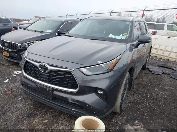 5TDKDRBH6PS501132 2023 TOYOTA HIGHLANDER - Image 2