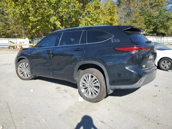 5TDKDRBH6PS508856 2023 TOYOTA HIGHLANDER - Image 2