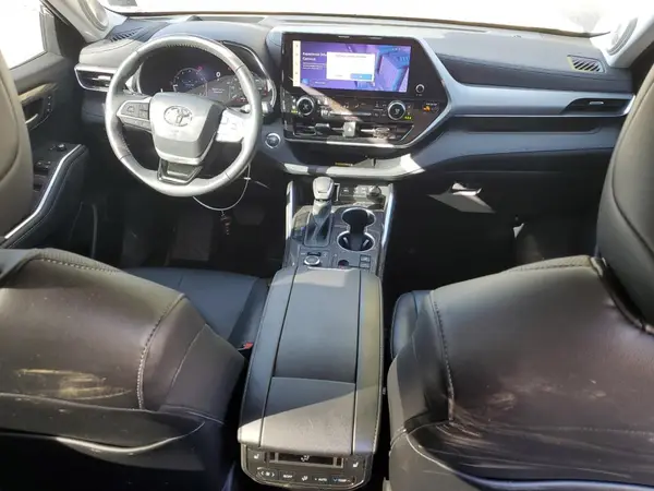 5TDKDRBH6PS508856 2023 TOYOTA HIGHLANDER - Image 8