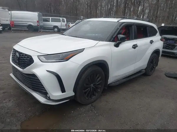 5TDKDRBH6PS509165 2023 TOYOTA HIGHLANDER - Image 2