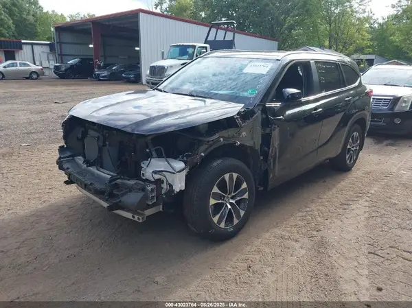 5TDKDRBH6PS512146 2023 TOYOTA HIGHLANDER - Image 2