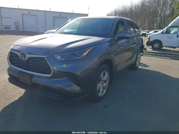 5TDKDRBH6PS515239 2023 TOYOTA HIGHLANDER - Image 2