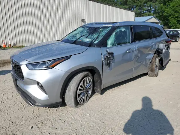 5TDKDRBH6PS519369 2023 TOYOTA HIGHLANDER - Image 1