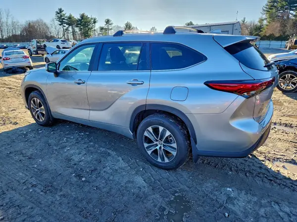 5TDKDRBH6PS519503 2023 TOYOTA HIGHLANDER - Image 2