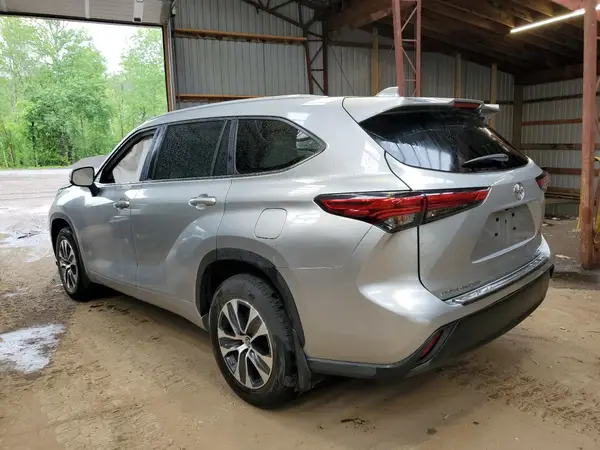 5TDKDRBH6PS525513 2023 TOYOTA HIGHLANDER - Image 2