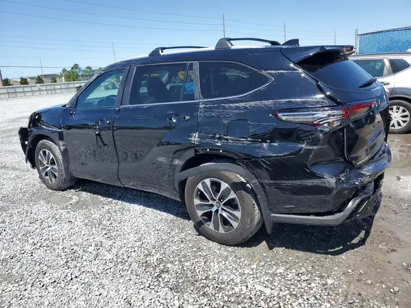 5TDKDRBH6PS525608 2023 TOYOTA HIGHLANDER - Image 2