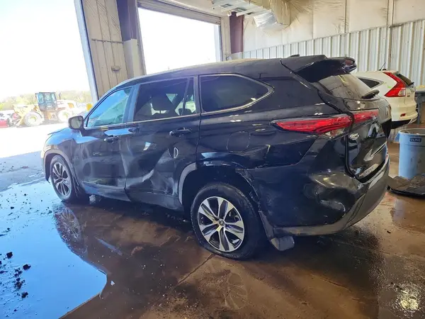 5TDKDRBH6PS527228 2023 TOYOTA HIGHLANDER - Image 2