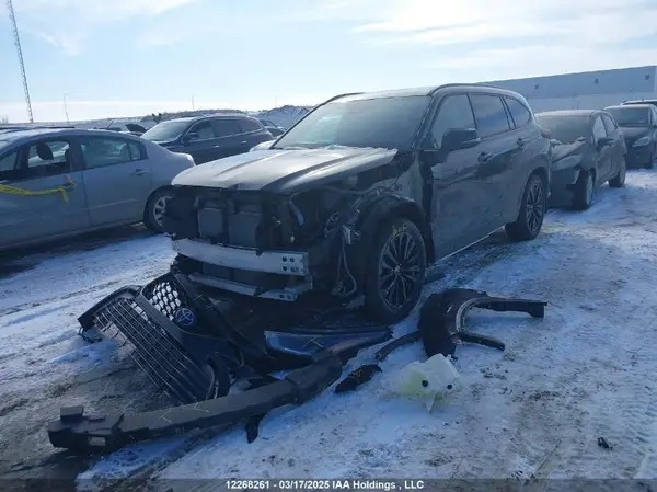 5TDKDRBH6RS528916 2024 TOYOTA HIGHLANDER - Image 2