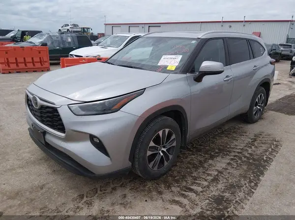 5TDKDRBH6RS531766 2024 TOYOTA HIGHLANDER - Image 2