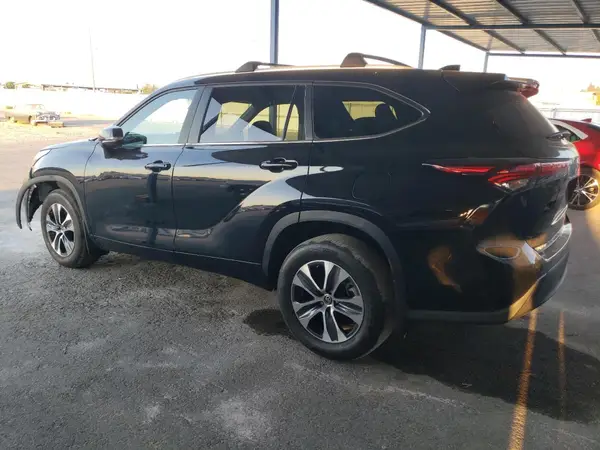 5TDKDRBH6RS536921 2024 TOYOTA HIGHLANDER - Image 2
