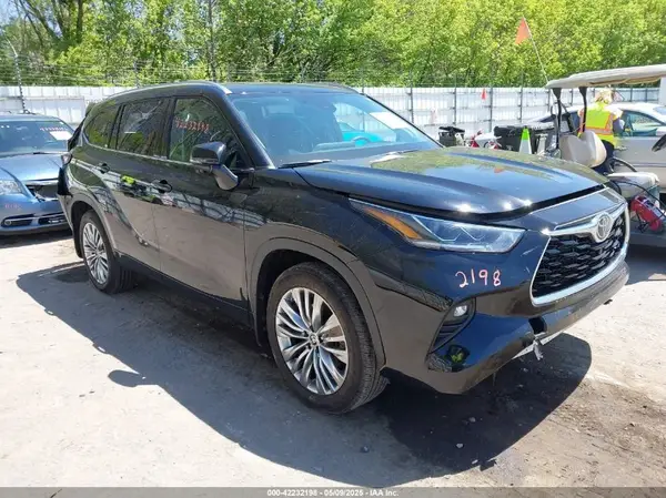 5TDKDRBH6RS539642 2024 TOYOTA HIGHLANDER - Image 1