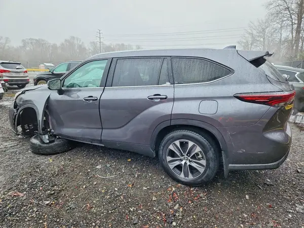 5TDKDRBH6RS541701 2024 TOYOTA HIGHLANDER - Image 2