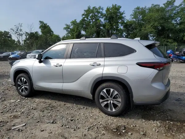 5TDKDRBH6RS548678 2024 TOYOTA HIGHLANDER - Image 2
