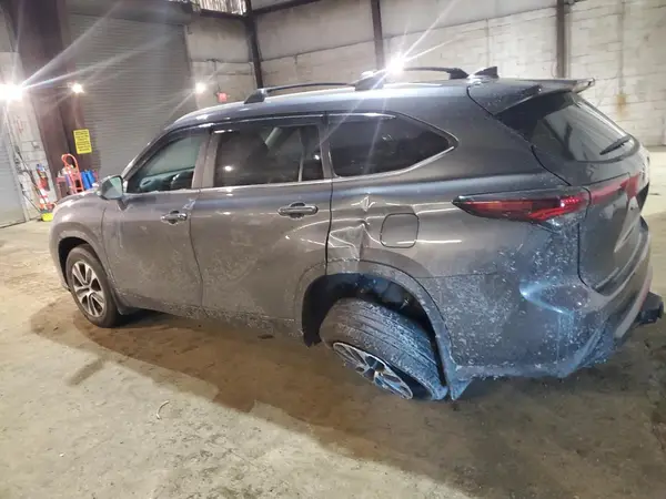 5TDKDRBH6RS552245 2024 TOYOTA HIGHLANDER - Image 2