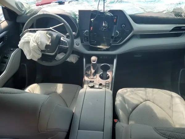 5TDKDRBH6RS553024 2024 TOYOTA HIGHLANDER - Image 8