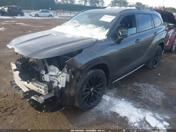 5TDKDRBH6RS564055 2024 TOYOTA HIGHLANDER - Image 2