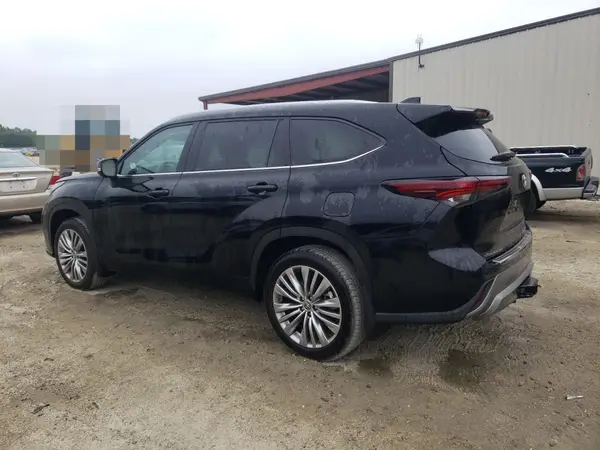 5TDKDRBH6RS570843 2024 TOYOTA HIGHLANDER - Image 2