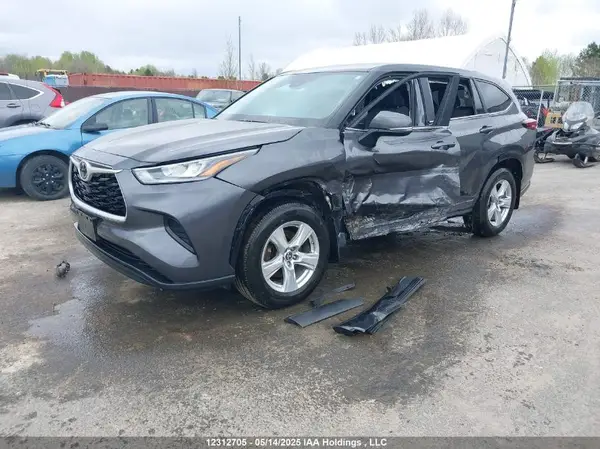 5TDKDRBH6RS575475 2024 TOYOTA HIGHLANDER - Image 2