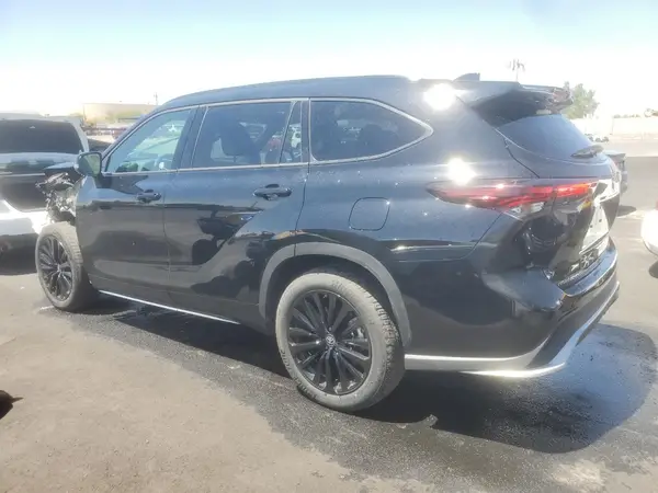 5TDKDRBH6SS578074 2025 TOYOTA HIGHLANDER - Image 2