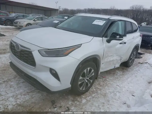 5TDKDRBH6SS579919 2025 TOYOTA HIGHLANDER - Image 2