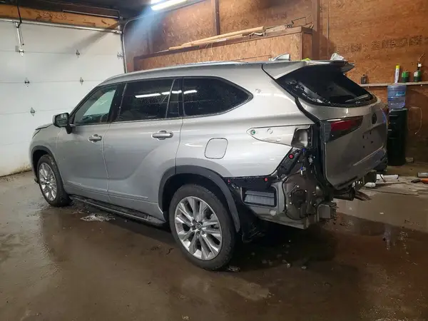 5TDKDRBH6SS590547 2025 TOYOTA HIGHLANDER - Image 2