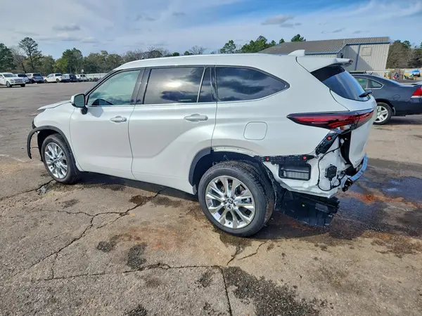 5TDKDRBH6SS594372 2025 TOYOTA HIGHLANDER - Image 2