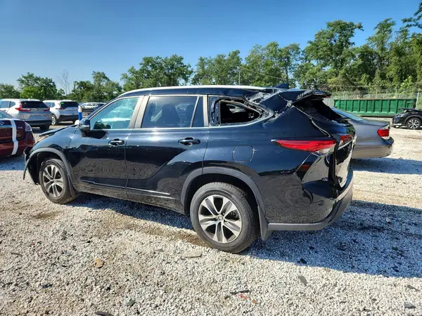 5TDKDRBH7PS012724 2023 TOYOTA HIGHLANDER - Image 2