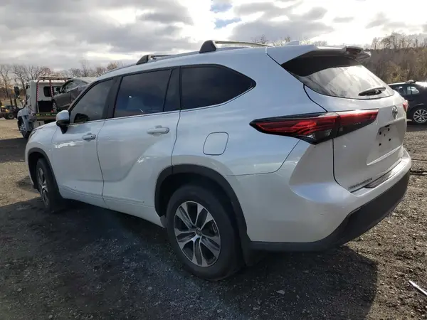 5TDKDRBH7PS013291 2023 TOYOTA HIGHLANDER - Image 2