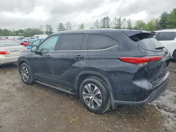 5TDKDRBH7PS014697 2023 TOYOTA HIGHLANDER - Image 2