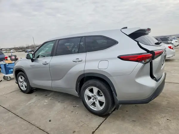 5TDKDRBH7PS018250 2023 TOYOTA HIGHLANDER - Image 2