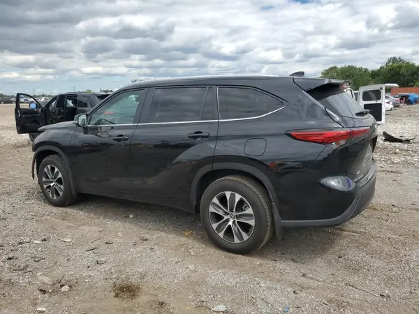 5TDKDRBH7PS021939 2023 TOYOTA HIGHLANDER - Image 2