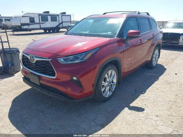5TDKDRBH7PS025411 2023 TOYOTA HIGHLANDER - Image 2