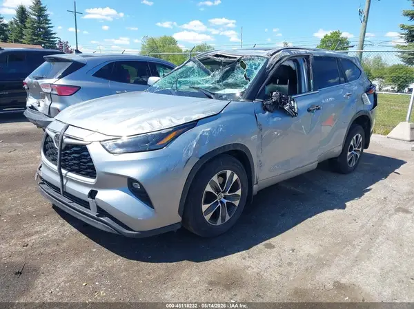 5TDKDRBH7PS026882 2023 TOYOTA HIGHLANDER - Image 2