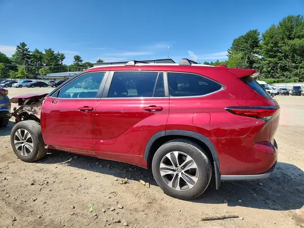 5TDKDRBH7PS028423 2023 TOYOTA HIGHLANDER - Image 2