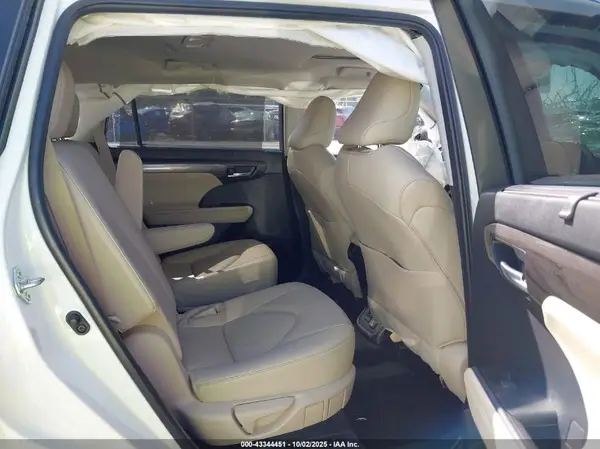 5TDKDRBH7PS032603 2023 TOYOTA HIGHLANDER - Image 8