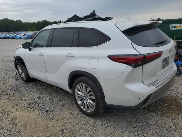 5TDKDRBH7PS037087 2023 TOYOTA HIGHLANDER - Image 2