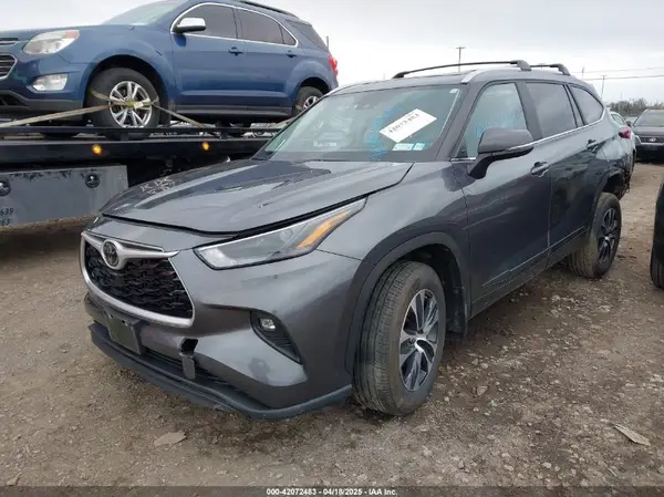 5TDKDRBH7PS044010 2023 TOYOTA HIGHLANDER - Image 2