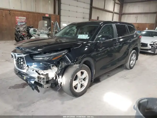 5TDKDRBH7PS500331 2023 TOYOTA HIGHLANDER - Image 2