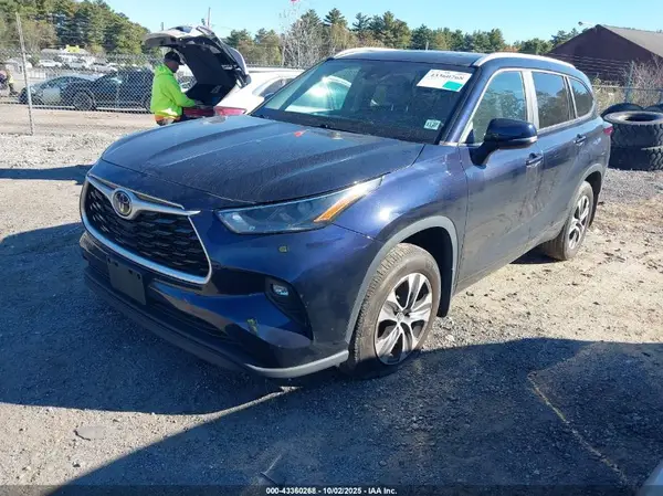 5TDKDRBH7PS500359 2023 TOYOTA HIGHLANDER - Image 2