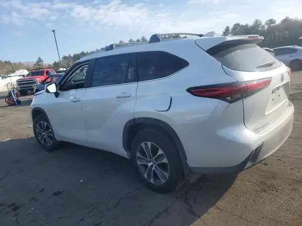 5TDKDRBH7PS500930 2023 TOYOTA HIGHLANDER - Image 2